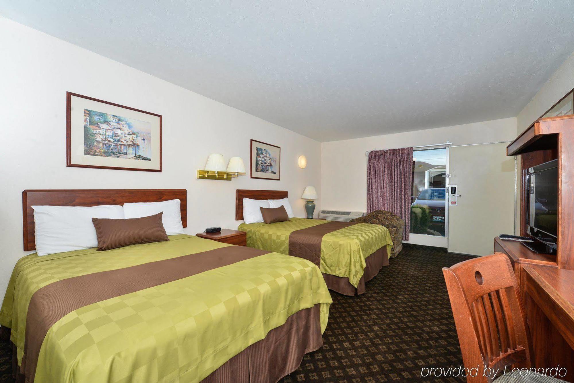 Americas Best Value Inn & Suites Williamstown Exterior photo