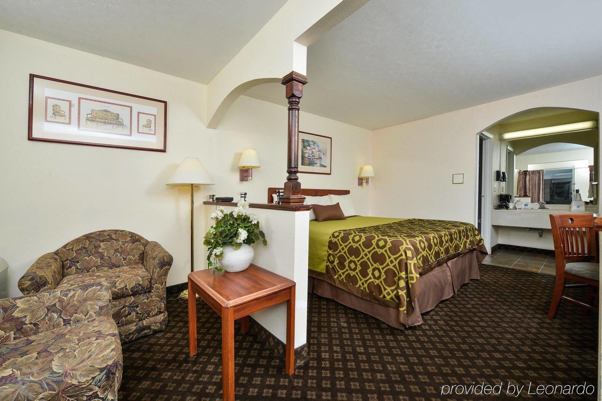 Americas Best Value Inn & Suites Williamstown Room photo